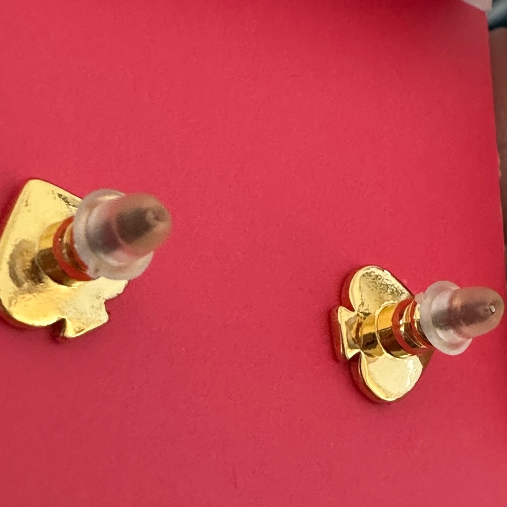 Kate spade ( sale price ) mismanaged love ❤️ stud earrings - Picture 9 of 10